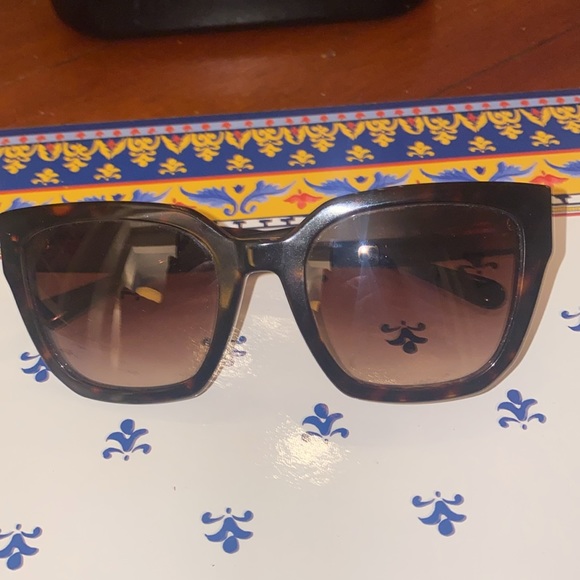 Coach Sunglasses - Picture 2 of 8